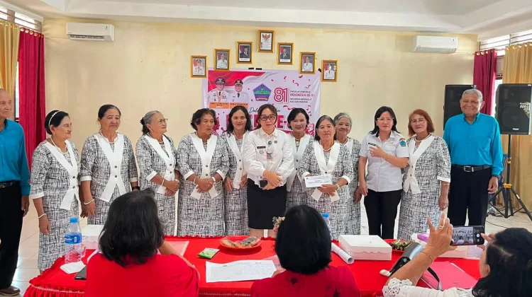 Mars Lansia Indonesia Berbahasa Tonsea, Lansia Klabat Ikut Lomba Koor Kecamatan