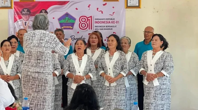 Mars Lansia Indonesia Berbahasa Tonsea, Lansia Klabat Ikut Lomba Koor Kecamatan