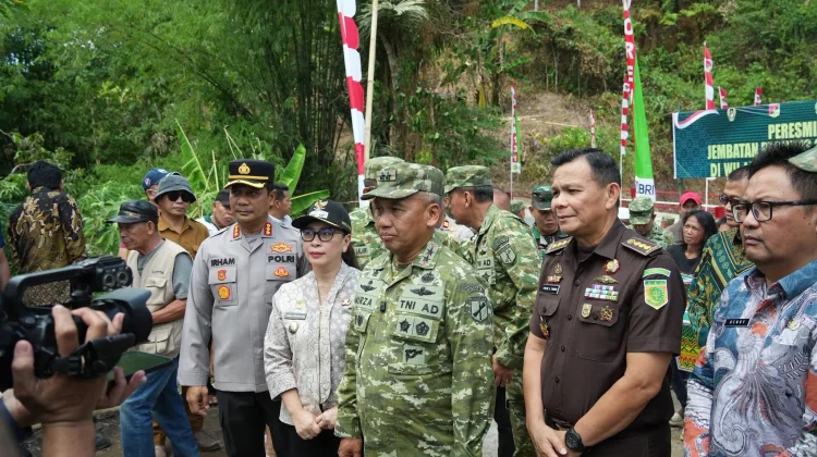 Peresmian Jembatan Garuda Armco Lotta Dorong Konektivitas Warga