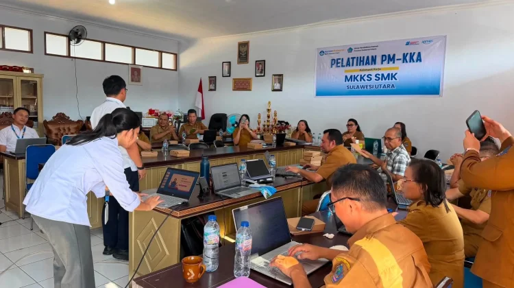 Moment Pelatihan AI di SMKN PP Kalasey