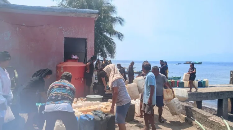 BWS Sulawesi I Salurkan 72 Ribu Liter Air Bersih ke Manado Tua