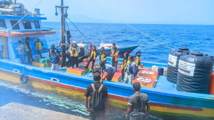 BWS Sulawesi I Salurkan 72 Ribu Liter Air Bersih ke Manado Tua