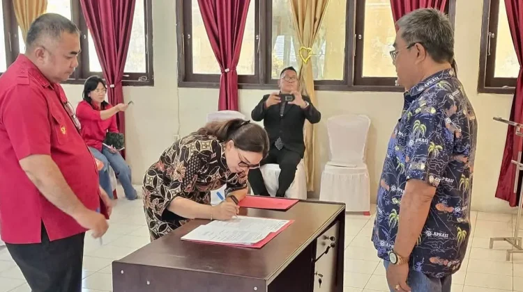 Serah Terima Jabatan Camat Dimembe