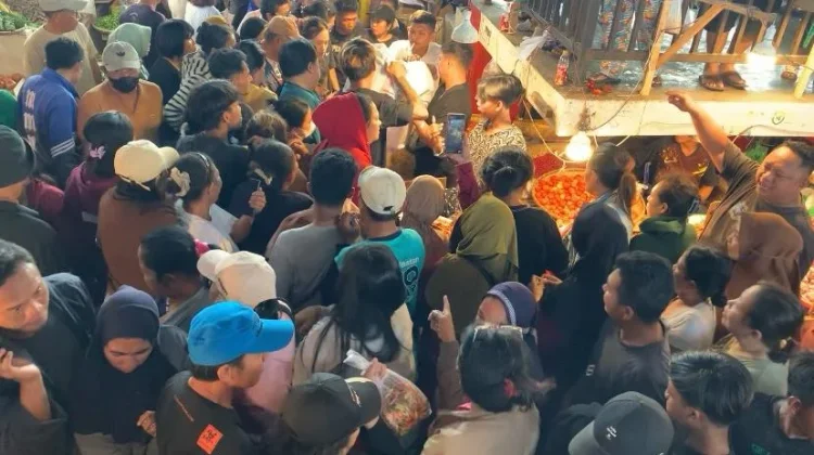 Cabai Bantuan dari Probolinggo di Pasar Bersehati Diserbu Warga