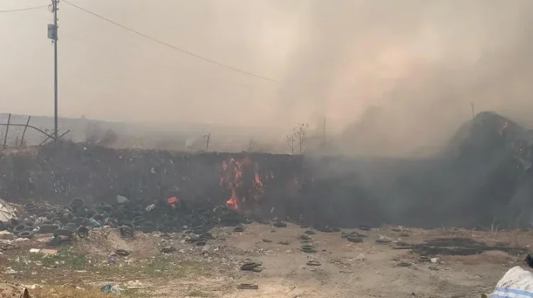 Kebakaran Hebat Melanda TPA Sumompo Manado