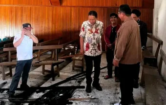 Bupati Minsel di Lokasi Kebakaran Gereja