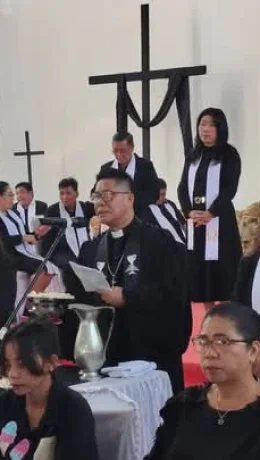 Moment Jumat Agung di GMIM Paulus TWM Manado