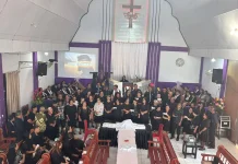 Jemaat GMIM Petra Poopoh Ikuti Ibadah Perjamuan Kudus dengan Khidmat