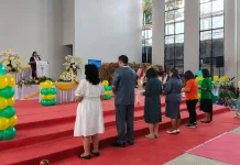 Moment Penyerahan Puasa Diakonal pada Ibadah Paskah