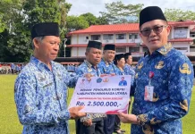 Dewan Pengurus Korpri Minut Serahkan Tali Kasih bagi ASN yang Purnabakti