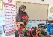 Alfamidi Ajak Siswa Likupang Timur Sulap Sampah Plastik Jadi Bernilai Ekonomi