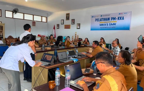Moment Pelatihan AI di SMKN PP Kalasey