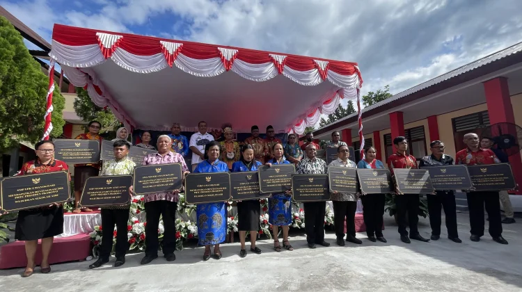 Mendikdasmen Resmikan Revitalisasi Pendidikan di Manokwari