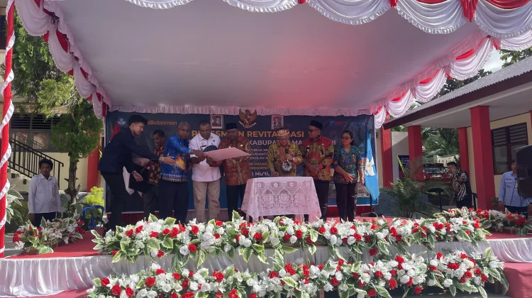 Mendikdasmen Resmikan Revitalisasi Pendidikan di Manokwari
