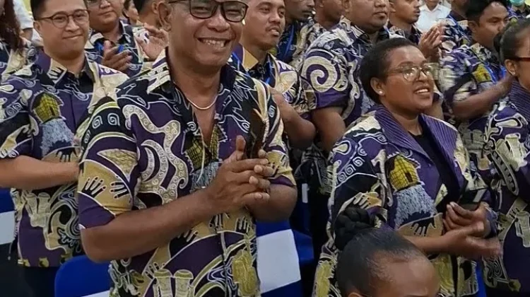 Gubernur Pabar Lepas Kontingen Pesparawi Nasional XIV