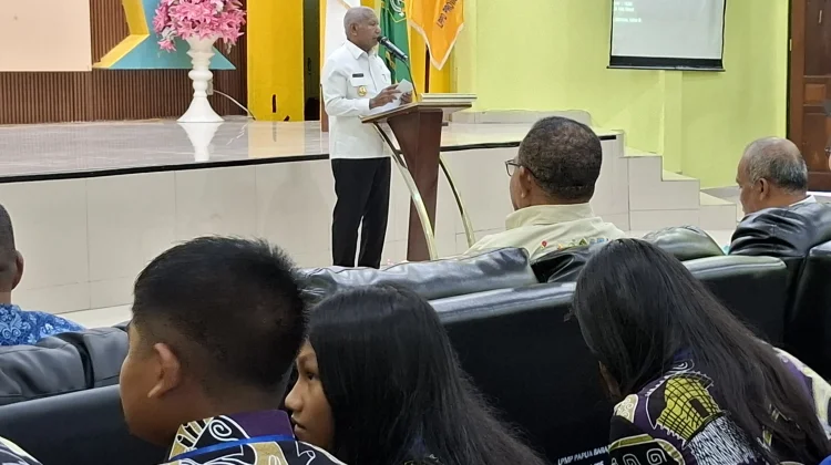 Gubernur Pabar Lepas Kontingen Pesparawi Nasional XIV