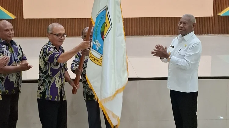 Gubernur Pabar Lepas Kontingen Pesparawi Nasional XIV