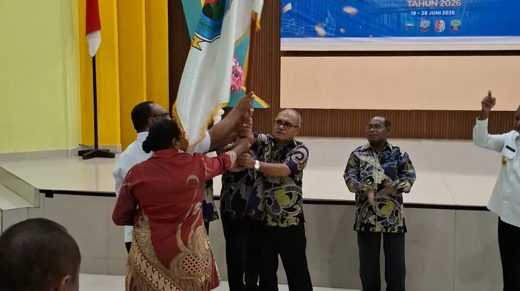 Gubernur Pabar Lepas Kontingen Pesparawi Nasional XIV