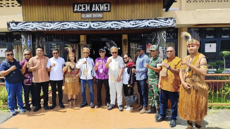 Walikota Tual Beserta Rombongan Tiba diManokwari dalam Rangka Pesparawi