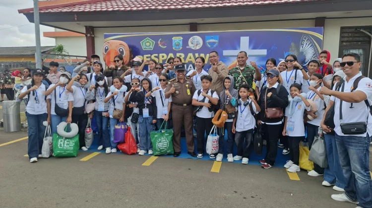 Gubernur Maluku Mengantar Langsung Peserta Kontingen Pesparawi Nasional