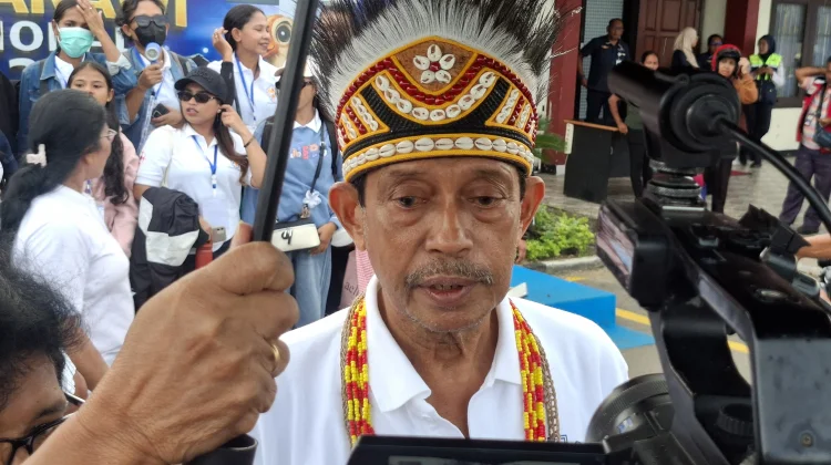 Gubernur Maluku Mengantar Langsung Peserta Kontingen Pesparawi Nasional