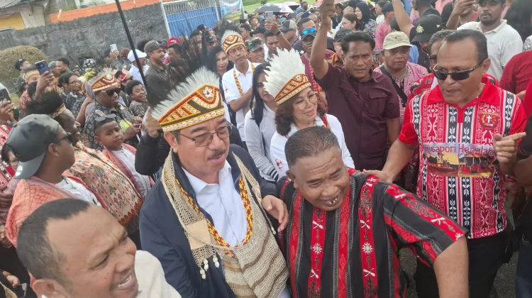 Gubernur Maluku Mengantar Langsung Peserta Kontingen Pesparawi Nasional