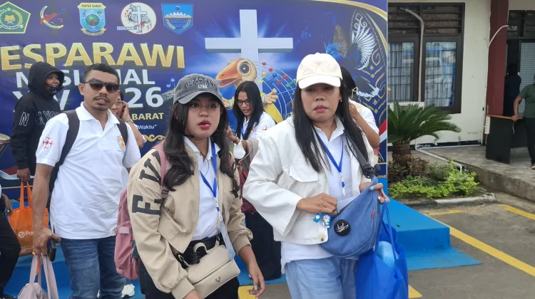 Gubernur Maluku Mengantar Langsung Peserta Kontingen Pesparawi Nasional
