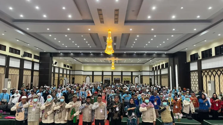 Kepulangan Jemaah Haji Kloter UPG 25 dan 26 Tiba di Embarkasi Makassar