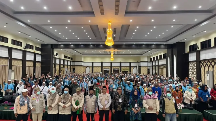 Kepulangan Jemaah Haji Kloter UPG 25 dan 26 Tiba di Embarkasi Makassar