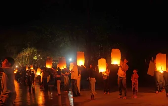 Amban Pantai Bersinar dalam Keindahan Lampion Symphony 2026