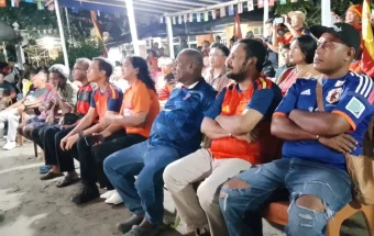 Nonton Bareng Piala Dunia Pangdam XVIII Kasuari bersama Warga Fanimo