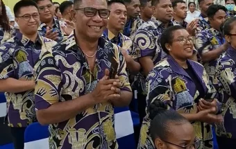Gubernur Pabar Lepas Kontingen Pesparawi Nasional XIV