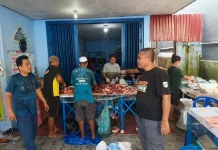 Masjid At-Taqwa Bagikan 800 Kantong Daging Kurban
