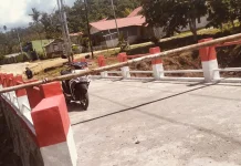 Pembangunan Jembatan Merah Putih desa  Uduwei Usou di Manokwari
