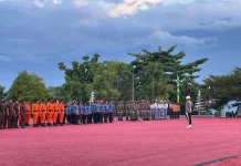 Penurunan Sang Merah Putih Warnai Penutup HUT RI ke-81 di Papua Barat