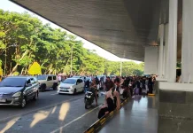 Tunaikan Ibadah Umrah, Jemaah Diantar Beramai-ramai ke Bandara