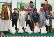 Berbagi Kebahagiaan kepada Muallaf dan Janda, Warga Kurang Mampu
