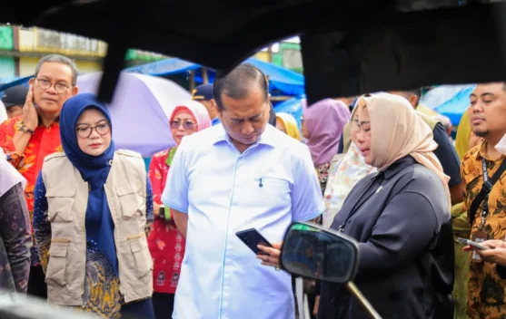 Blusukan di Pasar Gerung, Gubernur NTB Pastikan Harga Kebutuhan Pokok Terjangkau