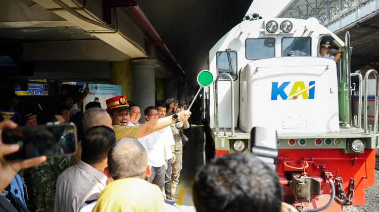 Pelepasan Mudik Gratis Sumatera Utara di Stasiun Kereta Api Medan