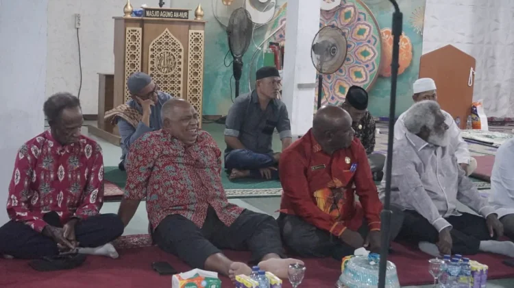 Wagub Paskalis Ajak Umat Muslim Asmat Berbagi Sedekah