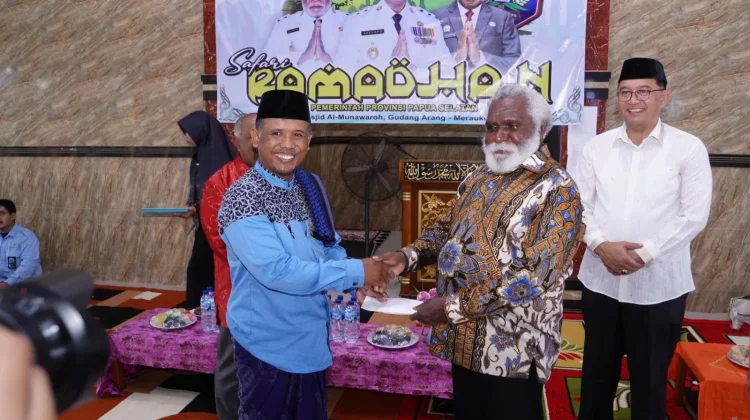 Wagub Paskalis Silahturahmi di Ponpes Al Munawaroh Merauke