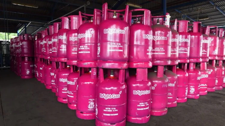 Pertamina Salurkan Seribu Tiga Hundred LPG