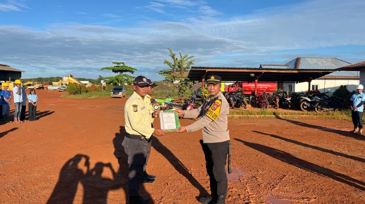 Polres Merauke Beri Penghargaan kepada Tiga Security