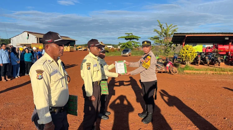 Polres Merauke Beri Penghargaan kepada Tiga Security