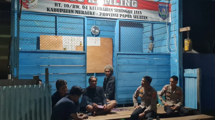 Polres Cek Keaktifan Poskamling di Seringgu dan Evadekai