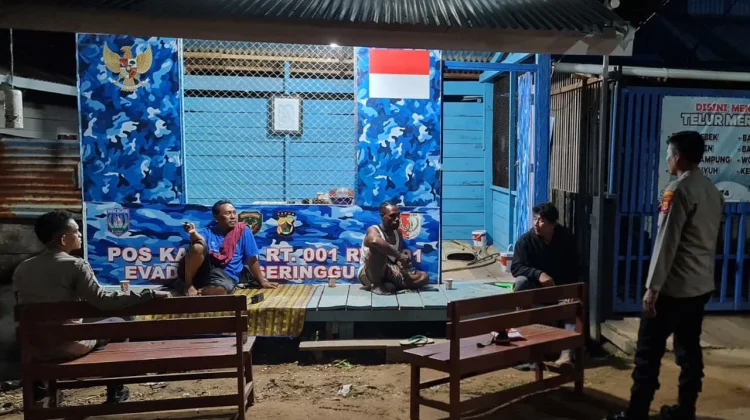 Polres Cek Keaktifan Poskamling di Seringgu dan Evadekai
