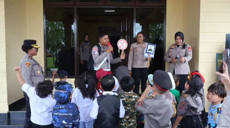 Polres Merauke Kenalkan Alutsista ke Anak TK