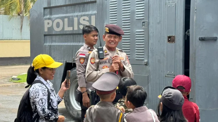 Polres Merauke Kenalkan Alutsista ke Anak TK