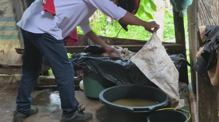 Polisi Gerebek Rumah Produksi Sopi