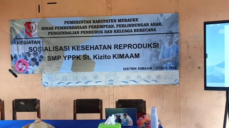 Sosialisasi Kespro di SMP YPPK St. Kizito Kimaam